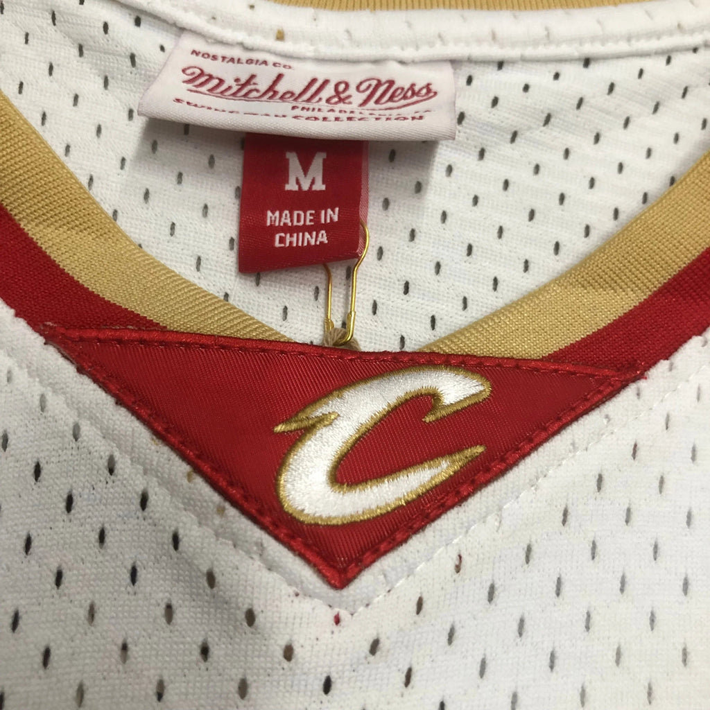 Jersey Swingman Cleveland Cavaliers Mitchell & Ness White Hardwood Classics 2003/04