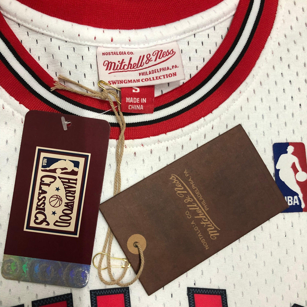Jersey Swingman Chicago Bulls Mitchell & Ness Hardwood Classics 1997/98 White