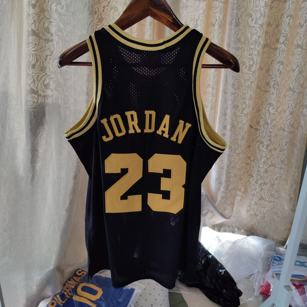 Jersey Authentic Chicago Bulls Michael Jordan Championship Black Gold Jersey 1997/98